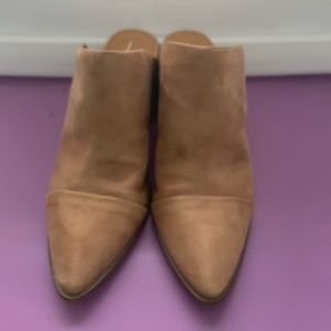 Report size 7.5 booties